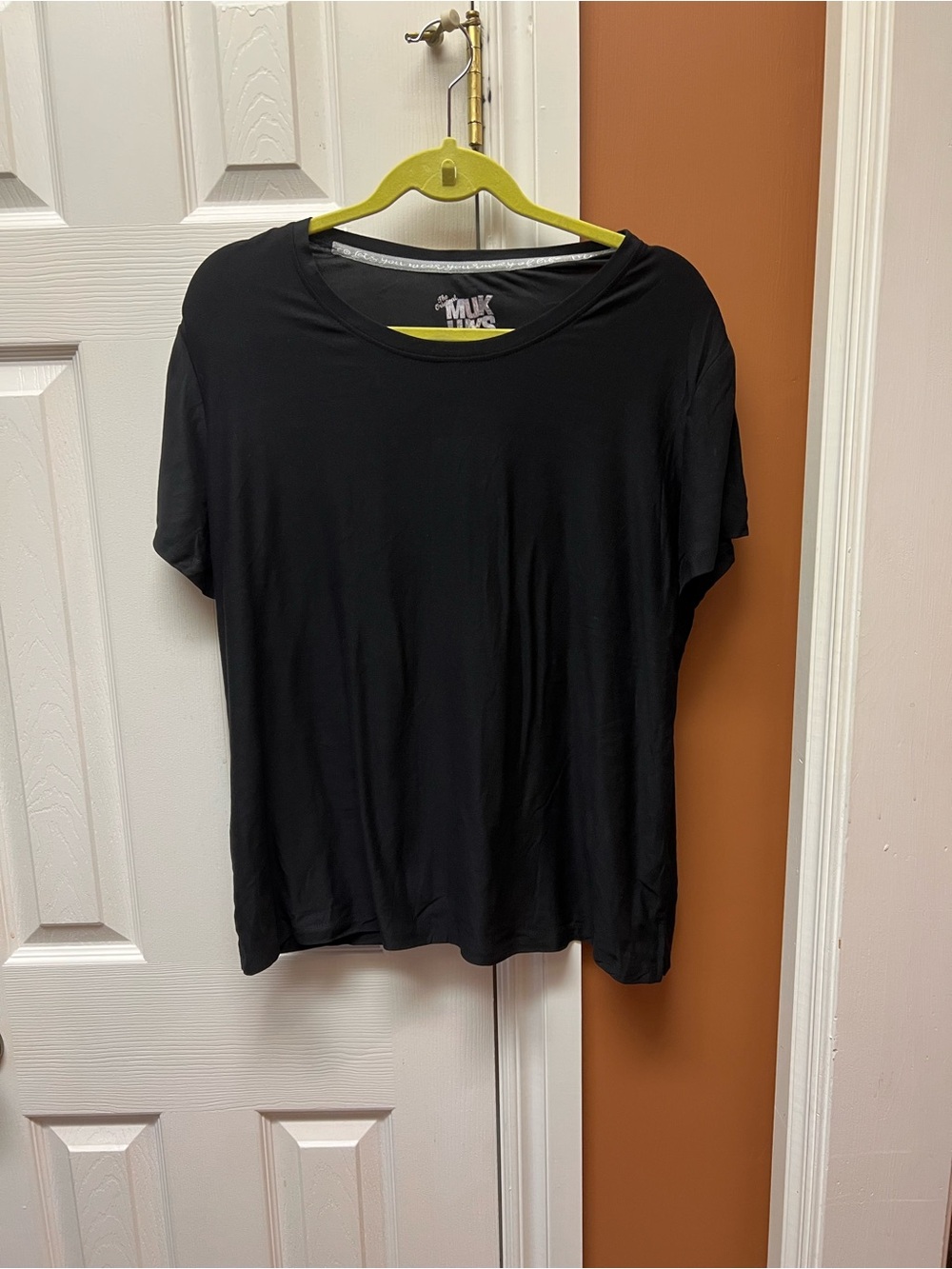 MUK LUKS Women's Black Short Sleeve Tee